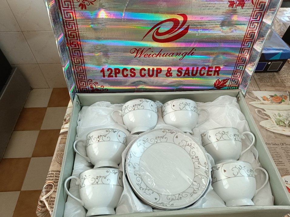 Gri Desenli Beyaz Porselen Fincan Takımı - Görsel 2