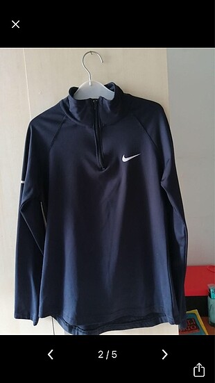 Nike üst