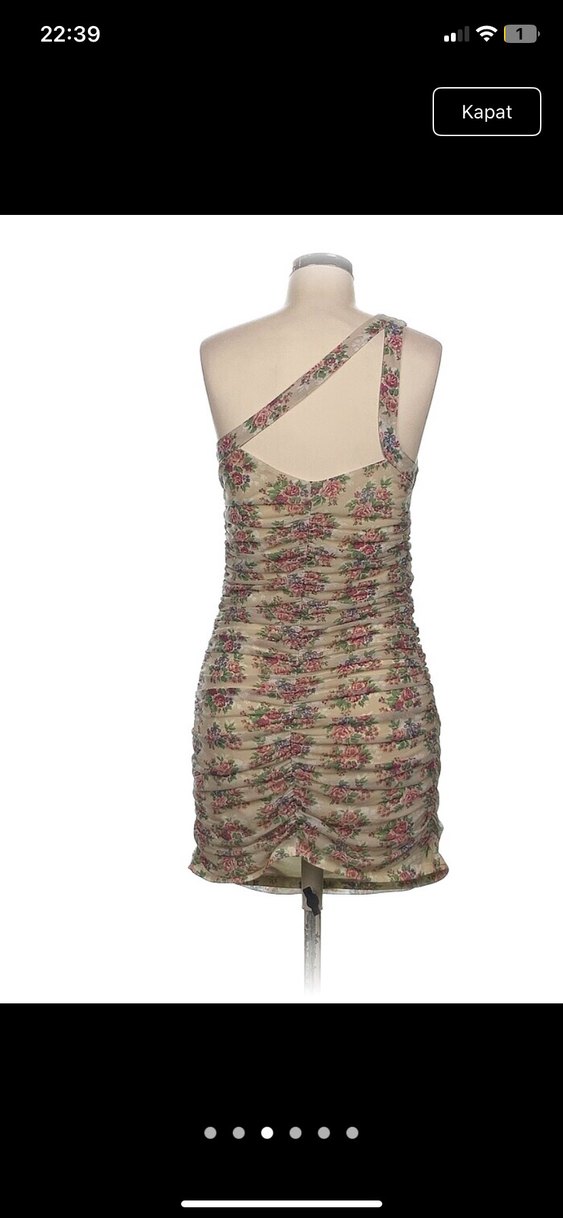 Bej Çiçek Desenli Askısız Midi Elbise - Görsel 3