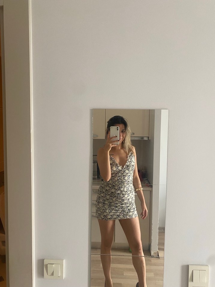 V Yaka Şeffaf Yılan Desenli Mini Elbise - Görsel 2