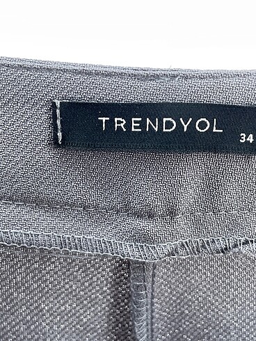 34 Beden çeşitli Renk Trendyol & Milla Düz Kesim %70 İndirimli.