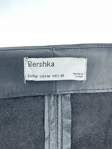 s Beden siyah Renk Bershka Kısa Elbise %70 İndirimli.