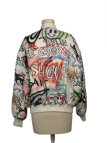m Beden Bershka Bomber %70 İndirimli.