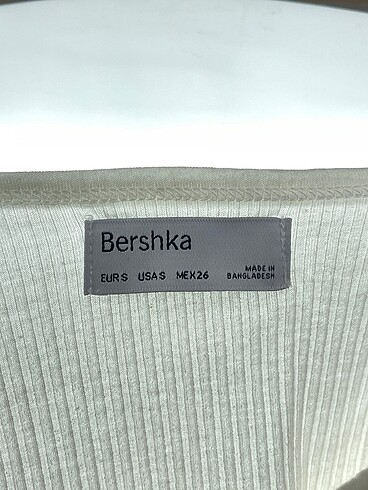 s Beden beyaz Renk Pull and Bear Büstiyer %70 İndirimli.