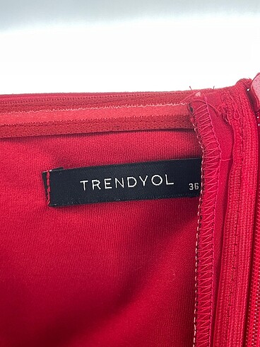 36 Beden kırmızı Renk Trendyol & Milla Uzun Tulum %70 İndirimli.