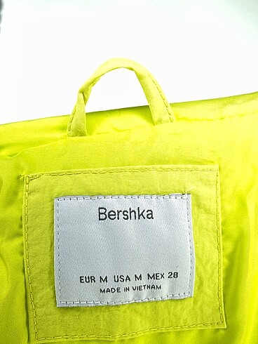 m Beden çeşitli Renk Bershka Eşofman Takımı %70 İndirimli.