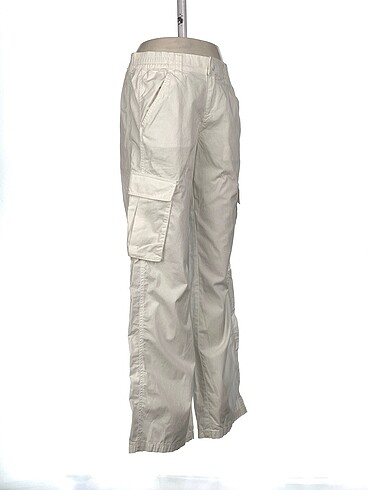 H&M H&M Kumaş Pantolon %70 İndirimli.
