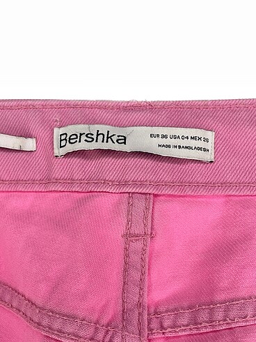 36 Beden pembe Renk Bershka Jean / Kot %70 İndirimli.