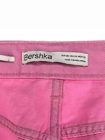 36 Beden pembe Renk Bershka Jean / Kot %70 İndirimli.