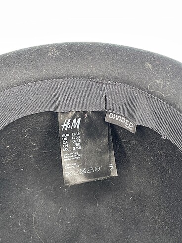  Beden H&M Şapka %70 İndirimli.