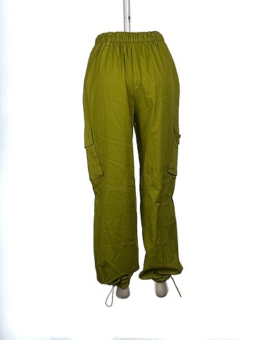 s Beden Bershka Kumaş Pantolon %70 İndirimli.