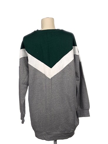 m Beden Pull and Bear Sweatshirt %70 İndirimli.