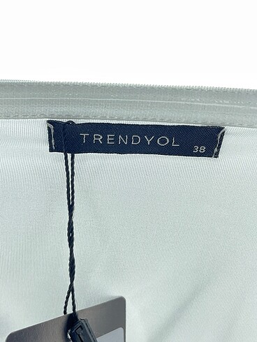 38 Beden beyaz Renk Trendyol & Milla Kısa Elbise %70 İndirimli.
