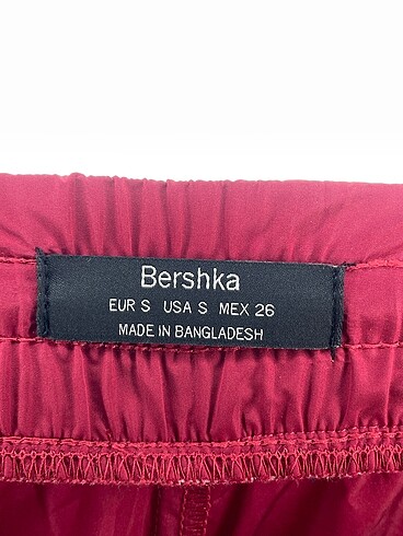 m Beden çeşitli Renk Bershka Eşofman Takımı %70 İndirimli.