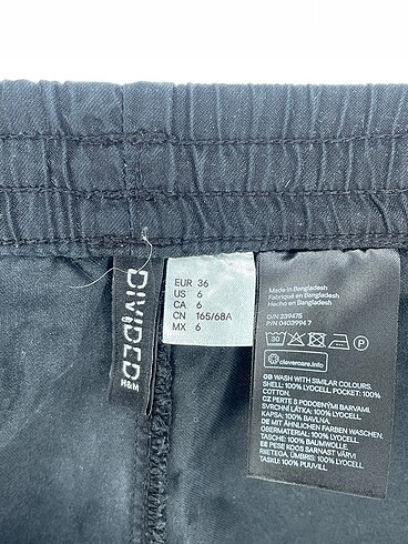 36 Beden siyah Renk H&M Mini Şort %70 İndirimli.