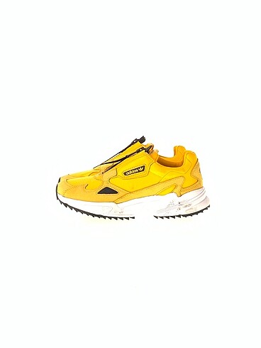 Adidas Spor Ayakkabı %70 İndirimli.