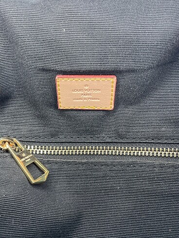 Beden Louis Vuitton Çapraz Çanta %70 İndirimli.