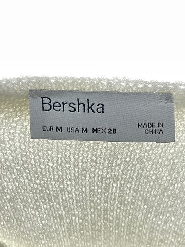m Beden beyaz Renk Bershka Kazak / Triko %70 İndirimli.