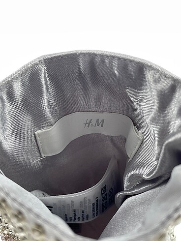  Beden H&M Çapraz Çanta %70 İndirimli.