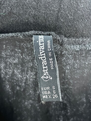 s Beden siyah Renk Stradivarius Mini Şort %70 İndirimli.