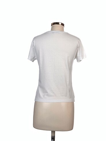 s Beden Pull and Bear T-shirt %70 İndirimli.