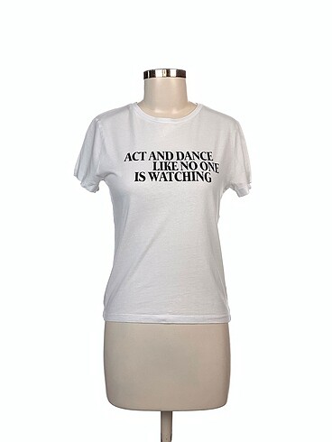 Pull and Bear T-shirt %70 İndirimli.