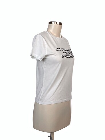 Pull and Bear Pull and Bear T-shirt %70 İndirimli.