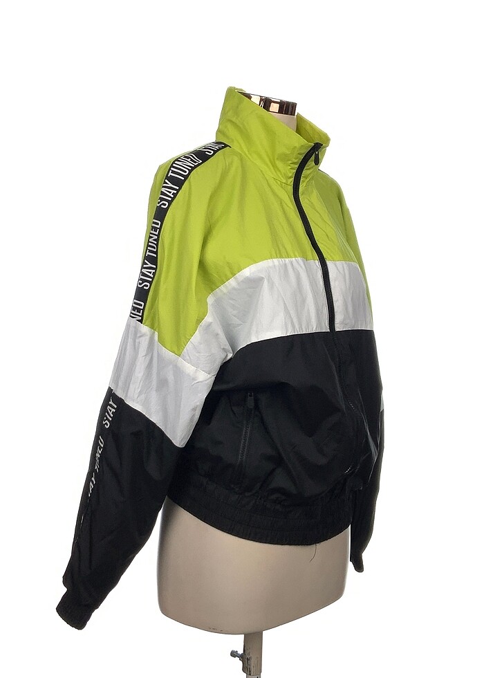 Bershka Spor Dış Giyim %70 İndirimli. - Görsel 2