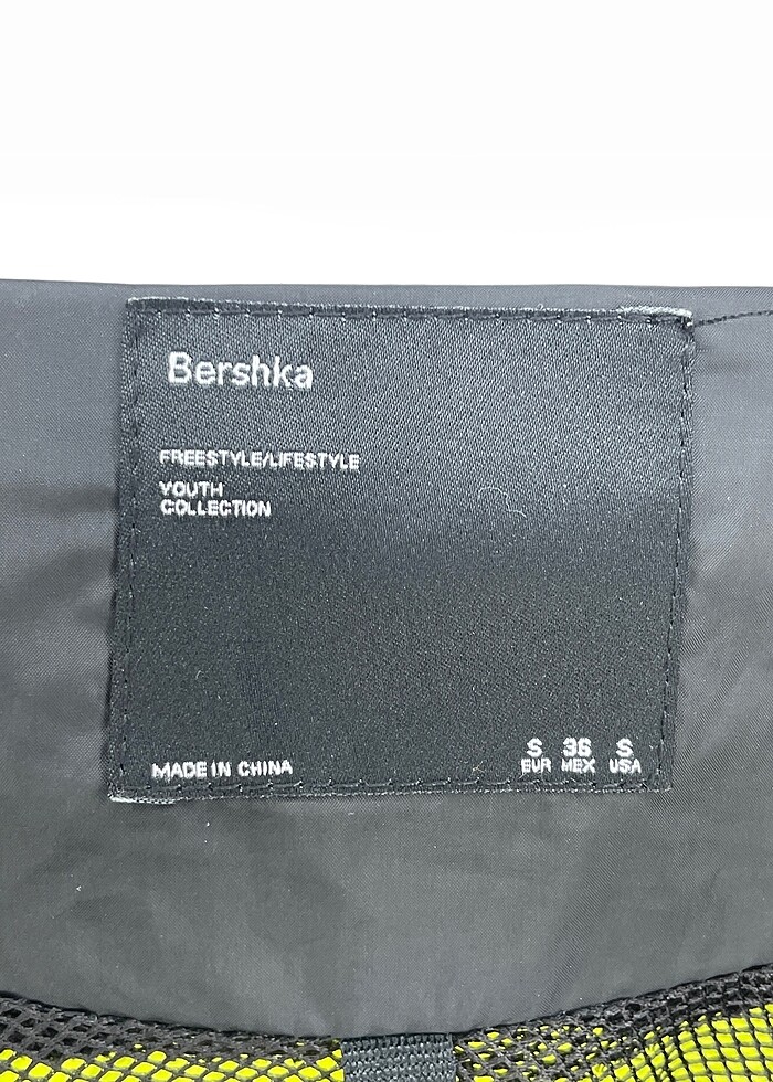 Bershka Spor Dış Giyim %70 İndirimli. - Görsel 4