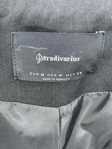 m Beden siyah Renk Stradivarius Blazer %70 İndirimli.