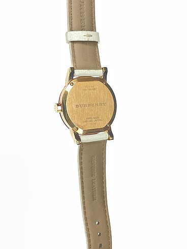 Beden Burberry Saat %70 İndirimli.