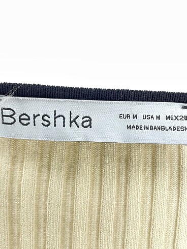 m Beden çeşitli Renk Bershka Bluz %70 İndirimli.