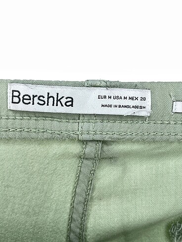 m Beden yeşil Renk Bershka Düz Kesim %70 İndirimli.