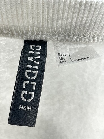 l Beden çeşitli Renk H&M Sweatshirt %70 İndirimli.
