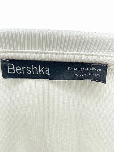 m Beden beyaz Renk Bershka T-shirt %70 İndirimli.