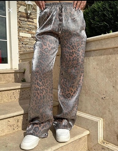 Leoparlı Saten Pantolon