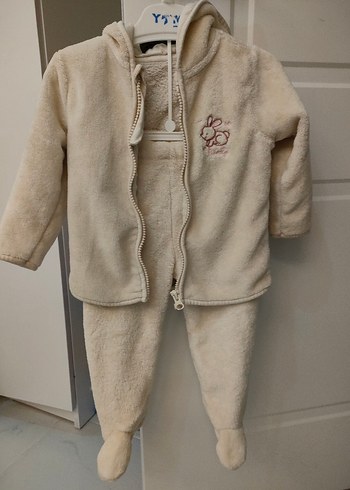 Nakışlı Krem Peluş Kız Bebek Tulumu - Görsel 2