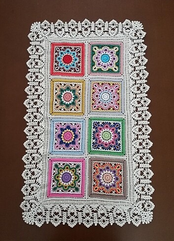 Renkli dantel el yapımı örtü