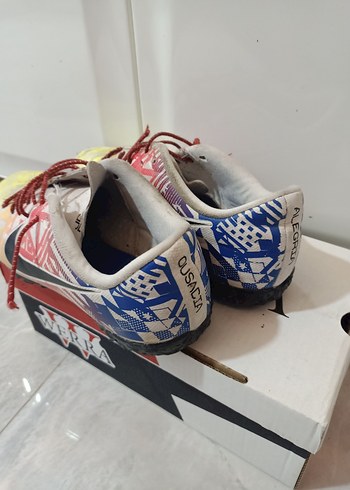36 Beden Nike Erkek Çok Renkli Futbol Ayakkabısı