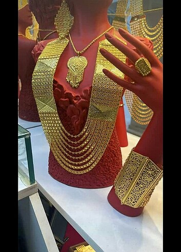 Madonna set