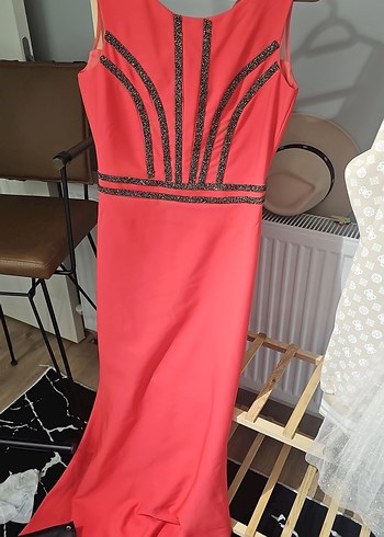 Kırmızı Parlak Desenli Kadın Uzun Abiye Elbise - Görsel 3