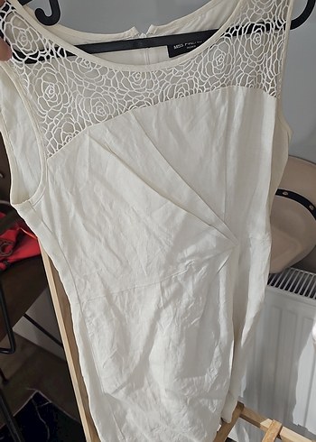 Dantel Detaylı Kolsuz Beyaz Keten Elbise - Görsel 2