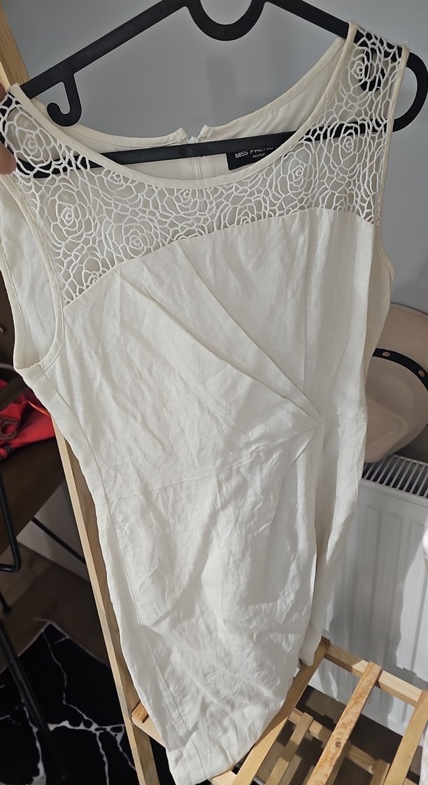 Dantel Detaylı Kolsuz Beyaz Keten Elbise - Görsel 2