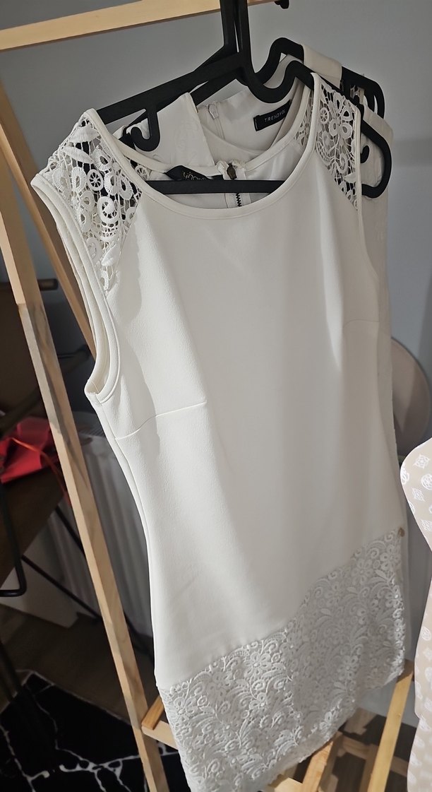 Dantel Detaylı Beyaz Kolsuz Bluz - Görsel 5