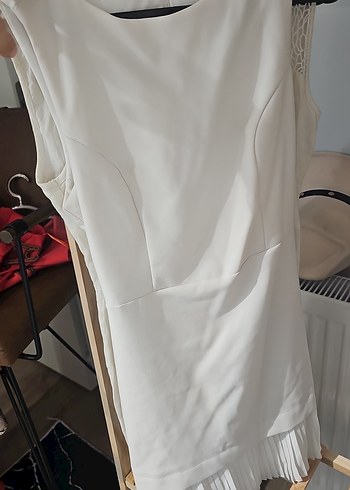 Beyaz Drapeli Mini Elbise - Görsel 4