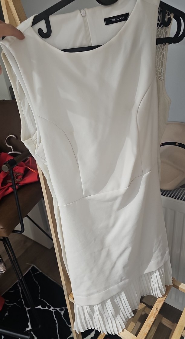 Beyaz Drapeli Mini Elbise - Görsel 5