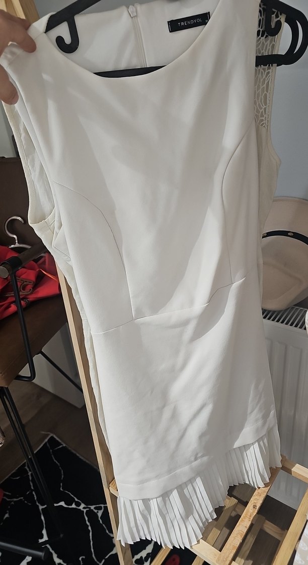 Beyaz Drapeli Mini Elbise - Görsel 3