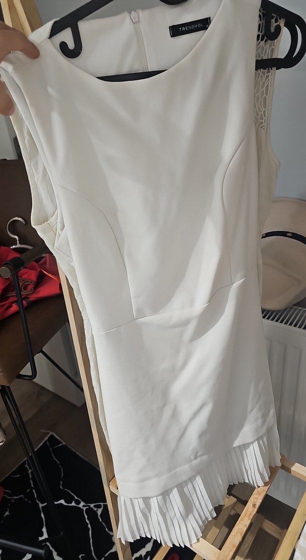Beyaz Drapeli Mini Elbise - Görsel 4