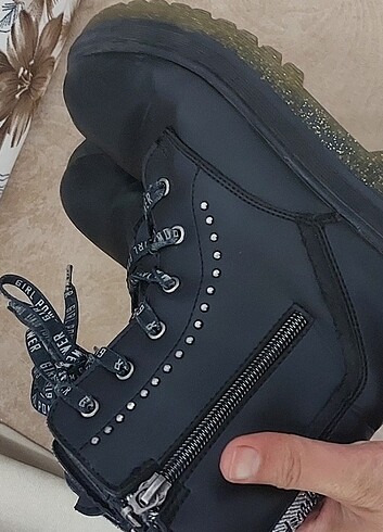 33 Beden Kiz çocuk bot