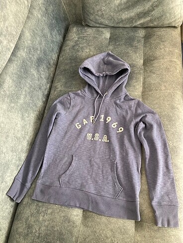 gap sweatshirt